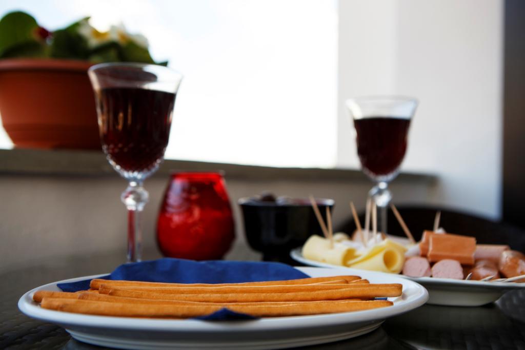 Greco Hotel Koropi Ngoại thất bức ảnh